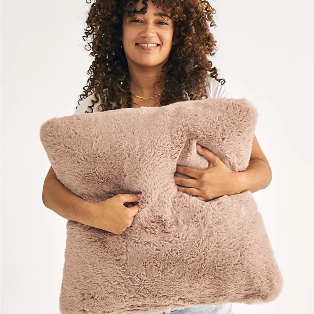 UnHide Squish Pillow in Rosy Baby EUC